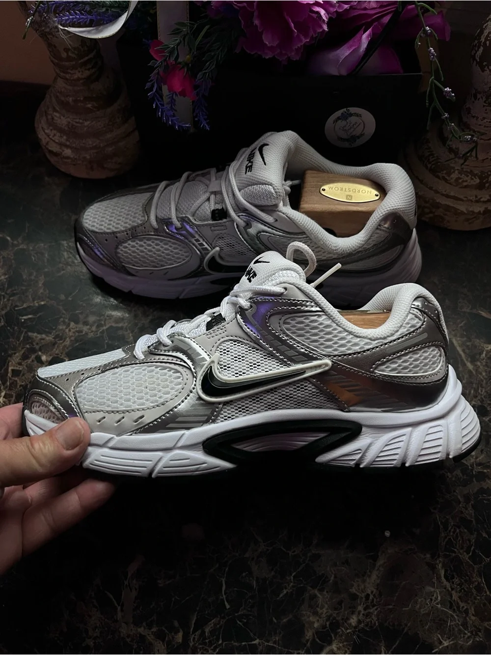 Nike V5 RNR Comfort/Athletic Medical Field Chunky Shoes Size 8 for Women